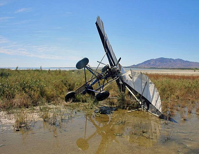 Agents discover a crashed Ultralight Aircraft.