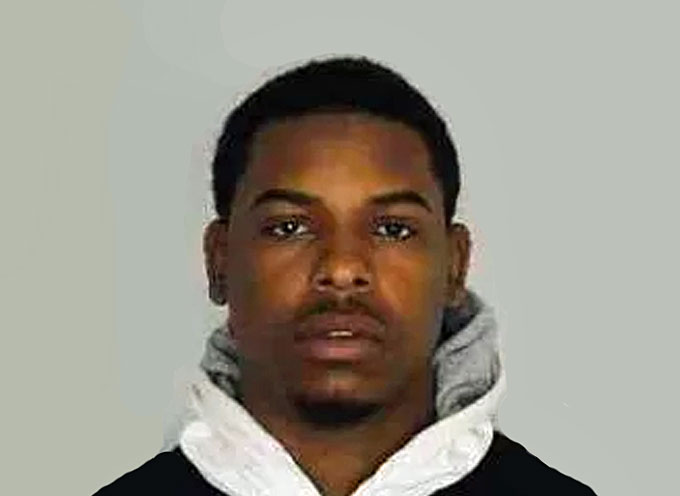 Ernest Webb is facing a federal murder charge for allegedly shooting Dean Daniels to death in Mount Vernon on Sept. 22, 2014. If you have any info of Webb’s whereabouts, please contact the police. Do not approach. (Photo courtesy of the U.S. Attorney's Office)