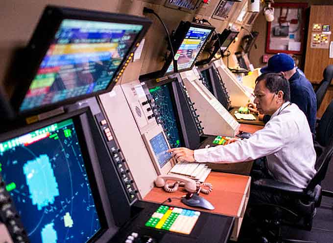 Raytheon to Improve Safety of FAA's Air Traffic Control (Learn