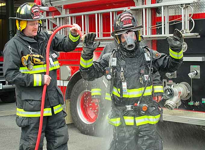 If your fire department hasn’t already done so, it needs to develop or refine its policies for decontaminating gear and skin after live fire responses to reduce the potential risk of cancer.