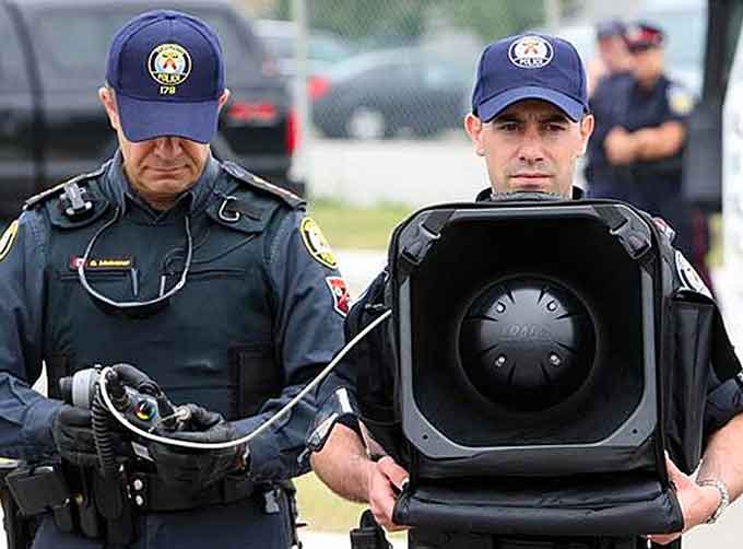The LRAD 100X is the industry's leading portable acoustic hailing system for law enforcement and emergency responders.