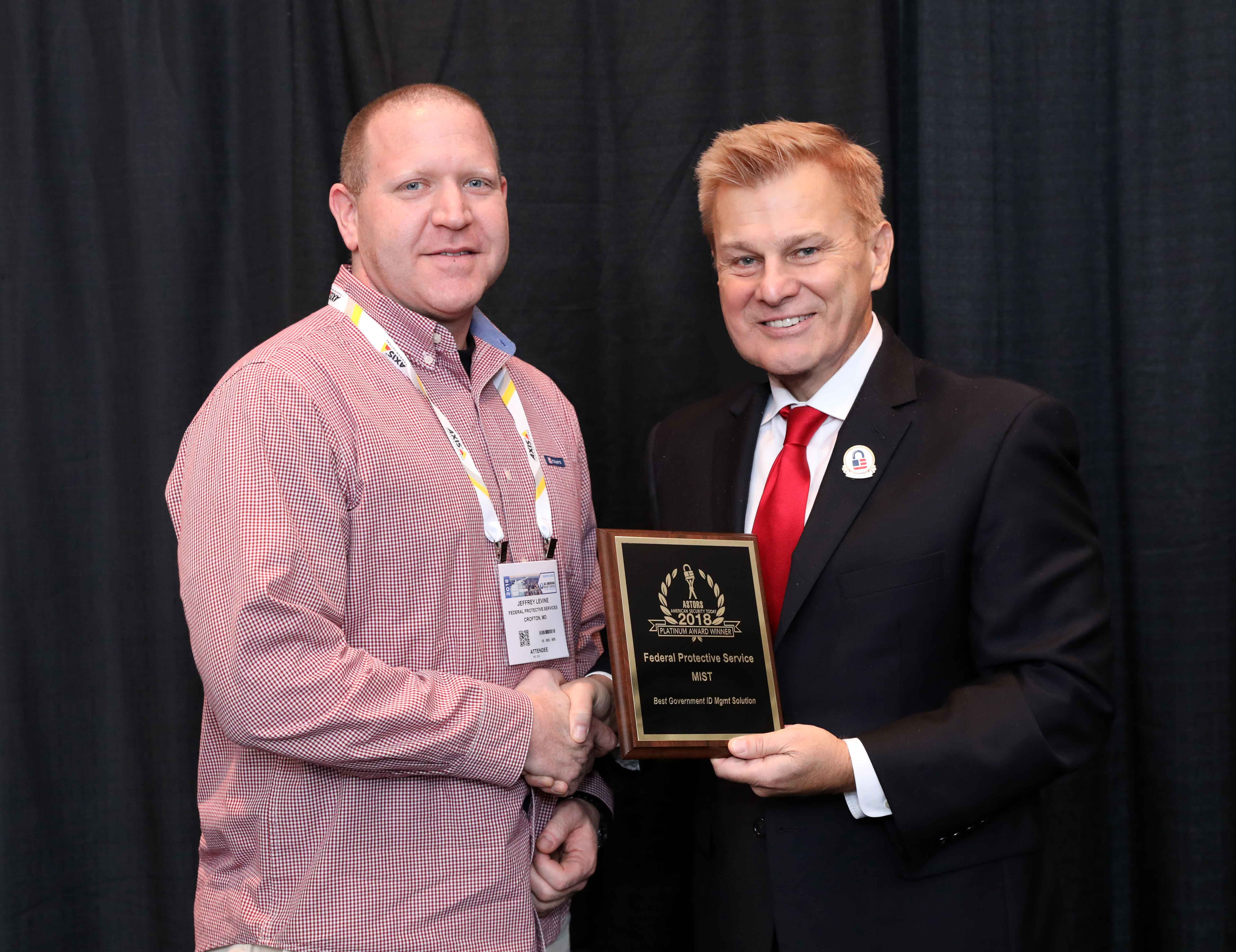 Jeffrey Levine, Director, Federal Protective Service (FPS) accepting 2018 'ASTORS' Award at ISC East