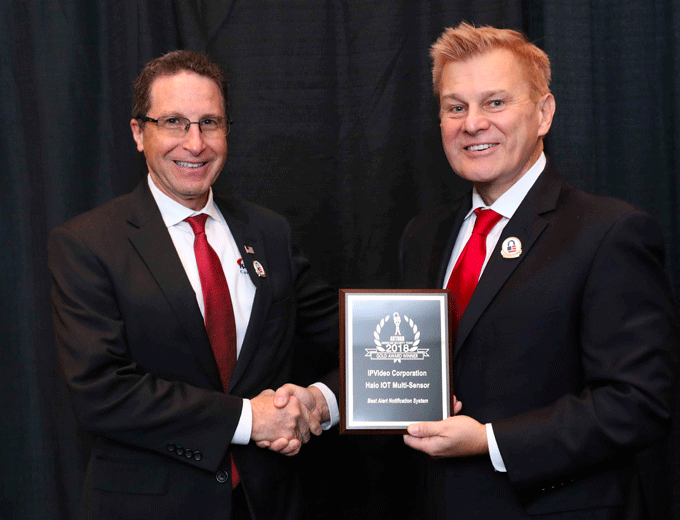 David Antar, President of IPVideo Corporation, accepting the company's 2018 'ASTORS' Award at ISC East.