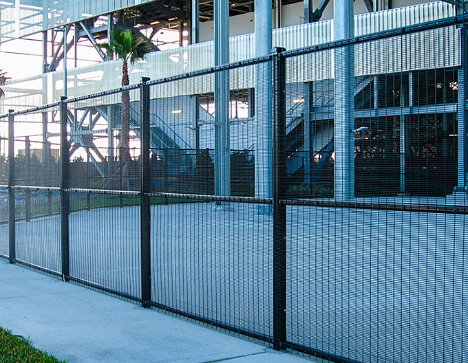 The distinguishing feature of WireWorks Anti-Climb is the anti-scale and anti-cut welded wire mesh.