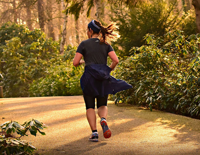6 Tips for How to Stay Safe while Running Outdoors that will help you prepare for the worst while still enjoying the activities you love in the great outdoors.