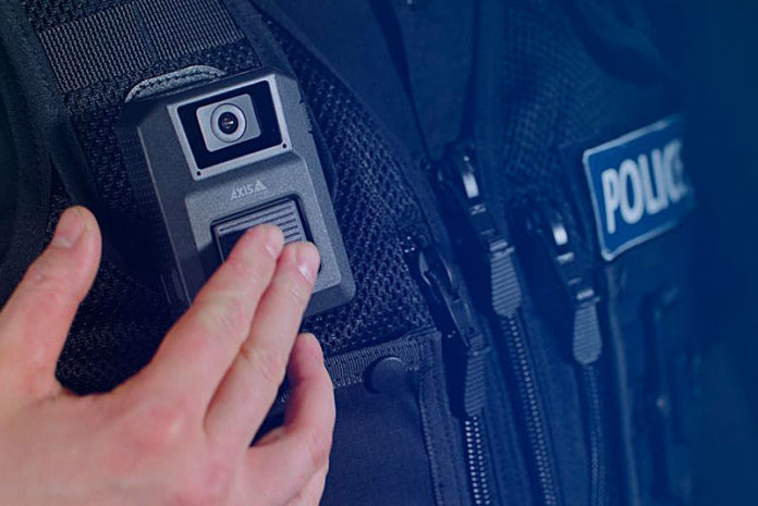 AXIS W100 Body Worn Camera gives you sharp images every time and clear audio thanks to dual microphones with noise suppression. It’s lightweight, robust, water-resistant, and easy to use.