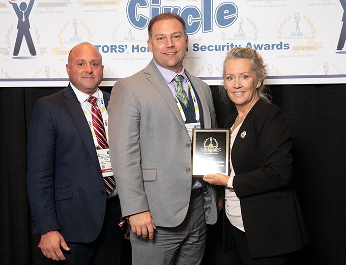Joe Del Duca and Fūsus CEO Chris Lindenau accept a 2021 ‘ASTORS’ Award for the Fūsus Real-Time Crime Center in the Cloud at the 2021 'ASTORS' Awards Luncheon in New York City at ISC East.