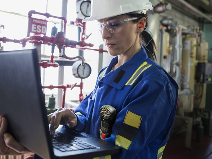 From gas detection and area monitoring to man down protection and worksite compliance, Blackline helps any industry, anywhere in the world, protect its people and run a safer, more efficient worksite.