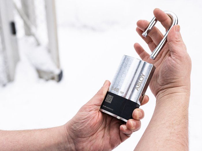 The highly weatherproof lock is operated with a mobile app and connects to both ASSA ABLOY’s and third-party management and operational systems.