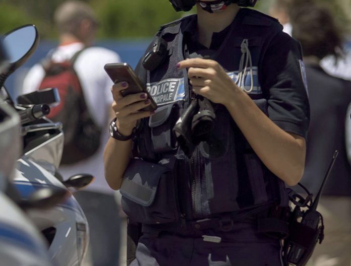Mark43 Nearly half of Americans surveyed believe police are attending to personal matters, like texting friends, reading emails and scrolling through social media when on their phones. However, in reality, utilizing mobile technology in the field is essential for officers to receive up-to-date information around criminal activity,  BOLO alerts and direction from their commanders. 