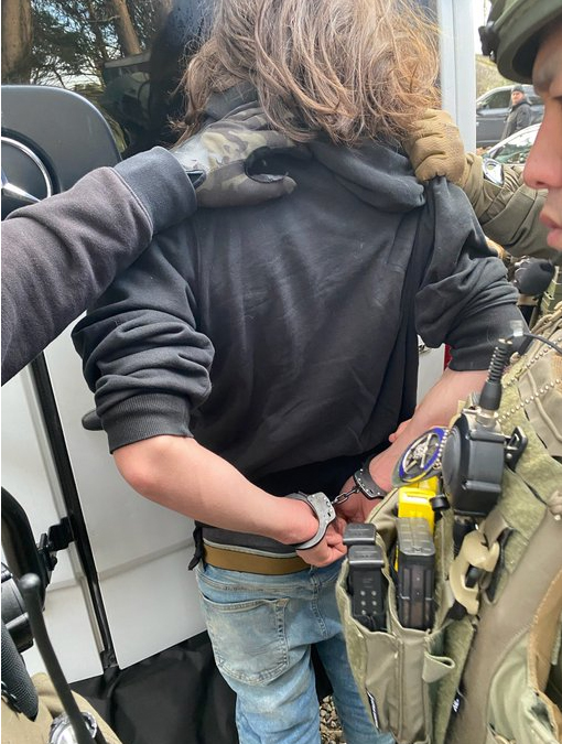 Miles Pfeffer, 18, was captured using the handcuffs of the fallen officer, officials said. (Courtesy of the U.S. Marshals)